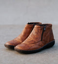 Load image into Gallery viewer, CABELLO 5250-27 TAN CRINKLE - Collective Shoes 
