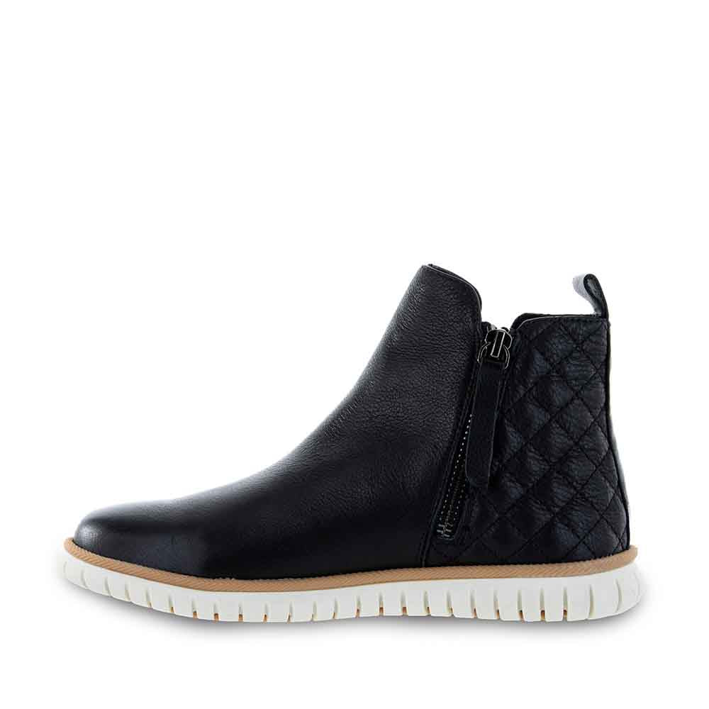 LESANSA ITALY BLACK QUILT Women Boots - Zeke Collection