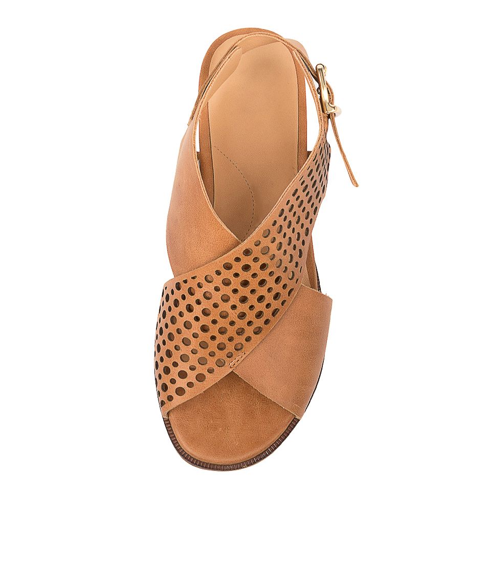 ZIERA TREKA W TAN - Collective Shoes 