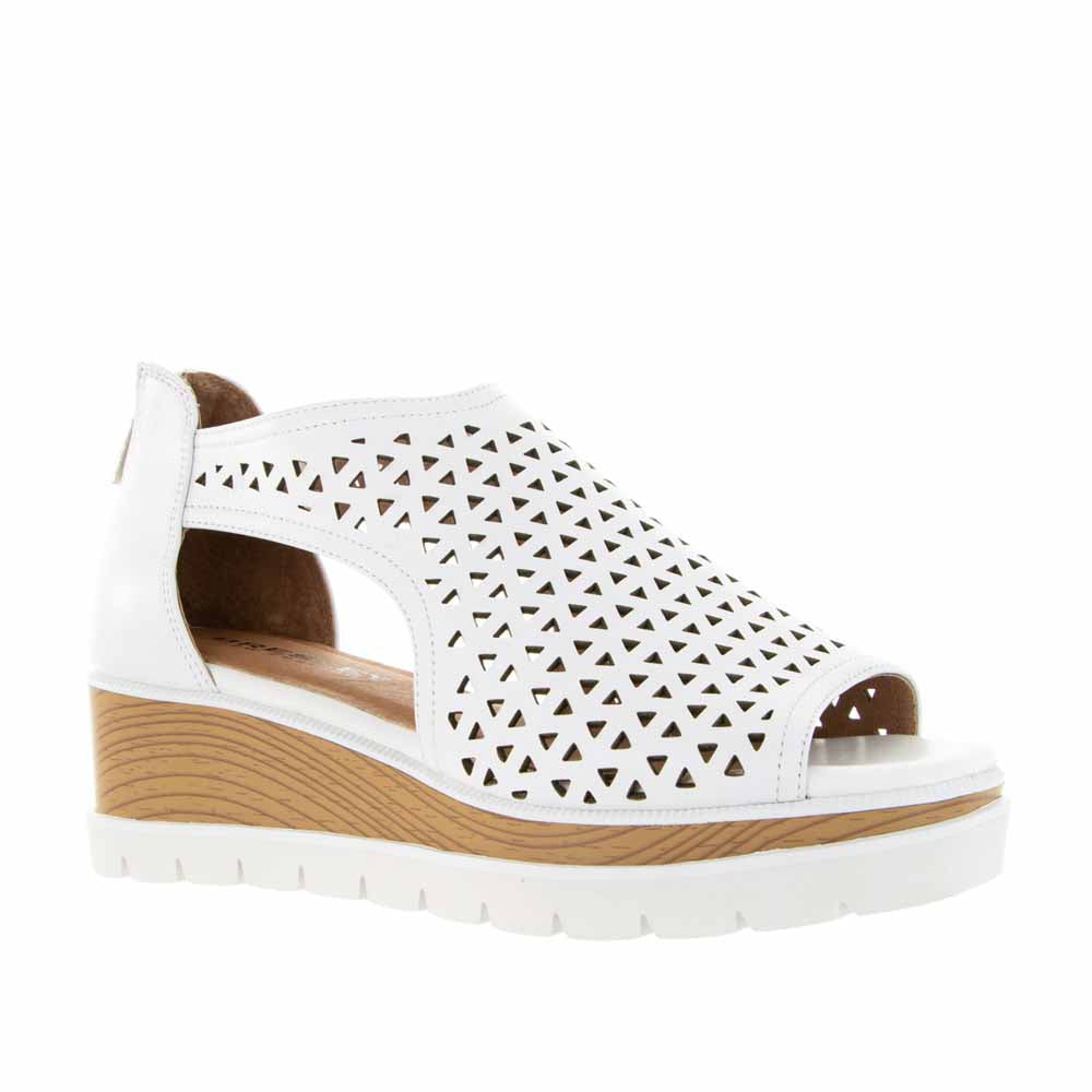 BRESLEY SWAN WHITE - Women Sandals - Collective Shoes 