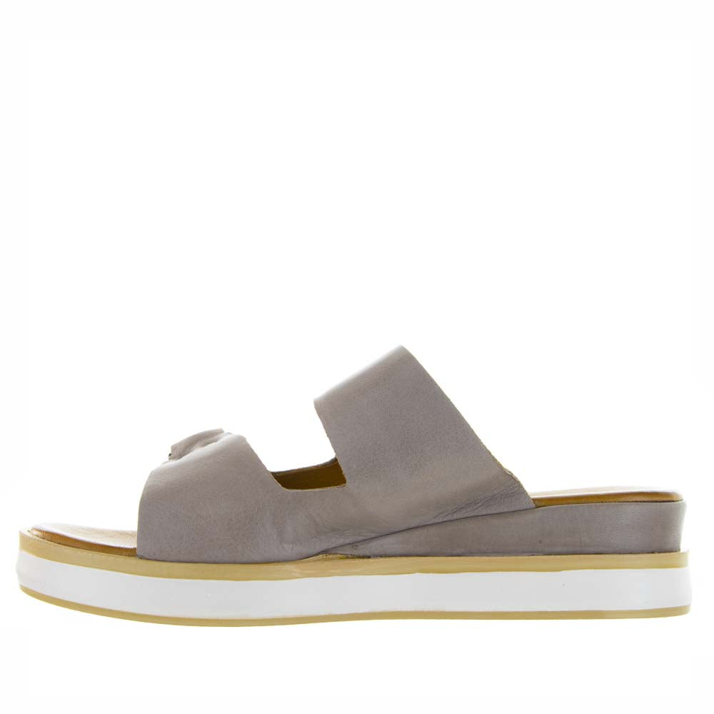 LESANSA HOLISTER HAT - Women Slip on - Collective Shoes 