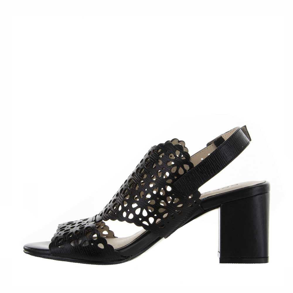 BRESLEY SWEEPER BLACK - Women Sandals - Collective Shoes 