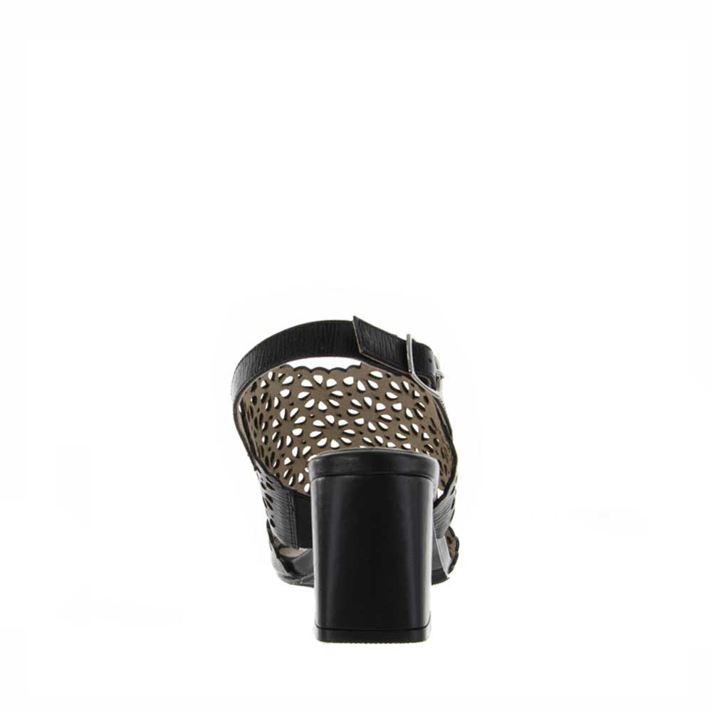 BRESLEY SWEEPER BLACK - Women Sandals - Collective Shoes 
