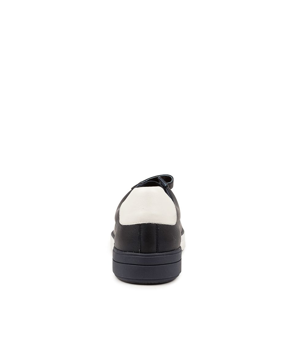 #color_navy-white